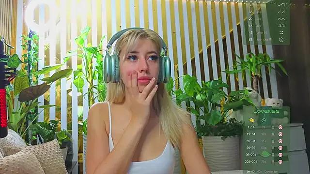 Freechat Violetttttta on StripChat