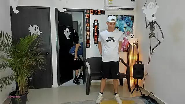 Freechat Voyeurism_guyss on StripChat