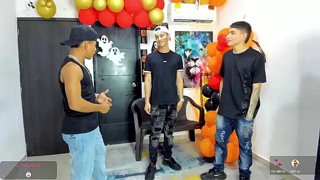 Freechat Voyeurism_guyss on StripChat