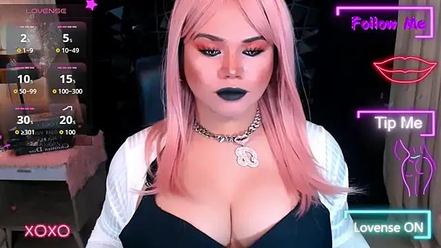 Freechat xHugeHarleySelfsuckerx on StripChat