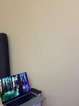 Freechat yaprakmericc on StripChat