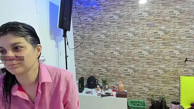 StripChat Yin_yang_hot is Freechat Yin_yang_hot — cum rey in the boots