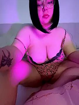 Freechat yourcutesarah on StripChat