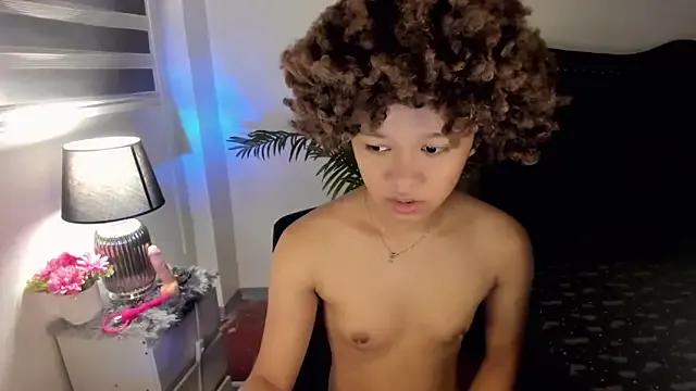 Freechat yourfavdollyxxx on StripChat