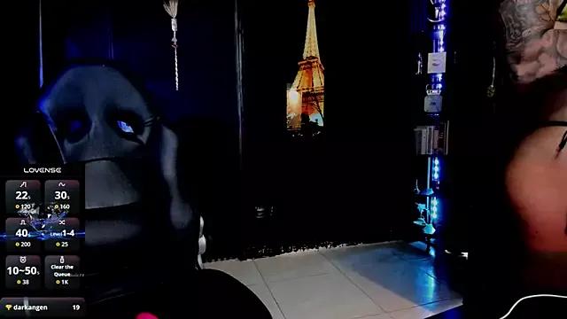 Freechat ZhoeStrong on StripChat