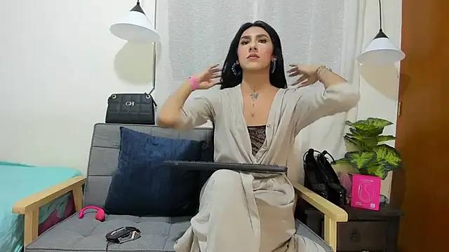 Freechat zou_quira on StripChat